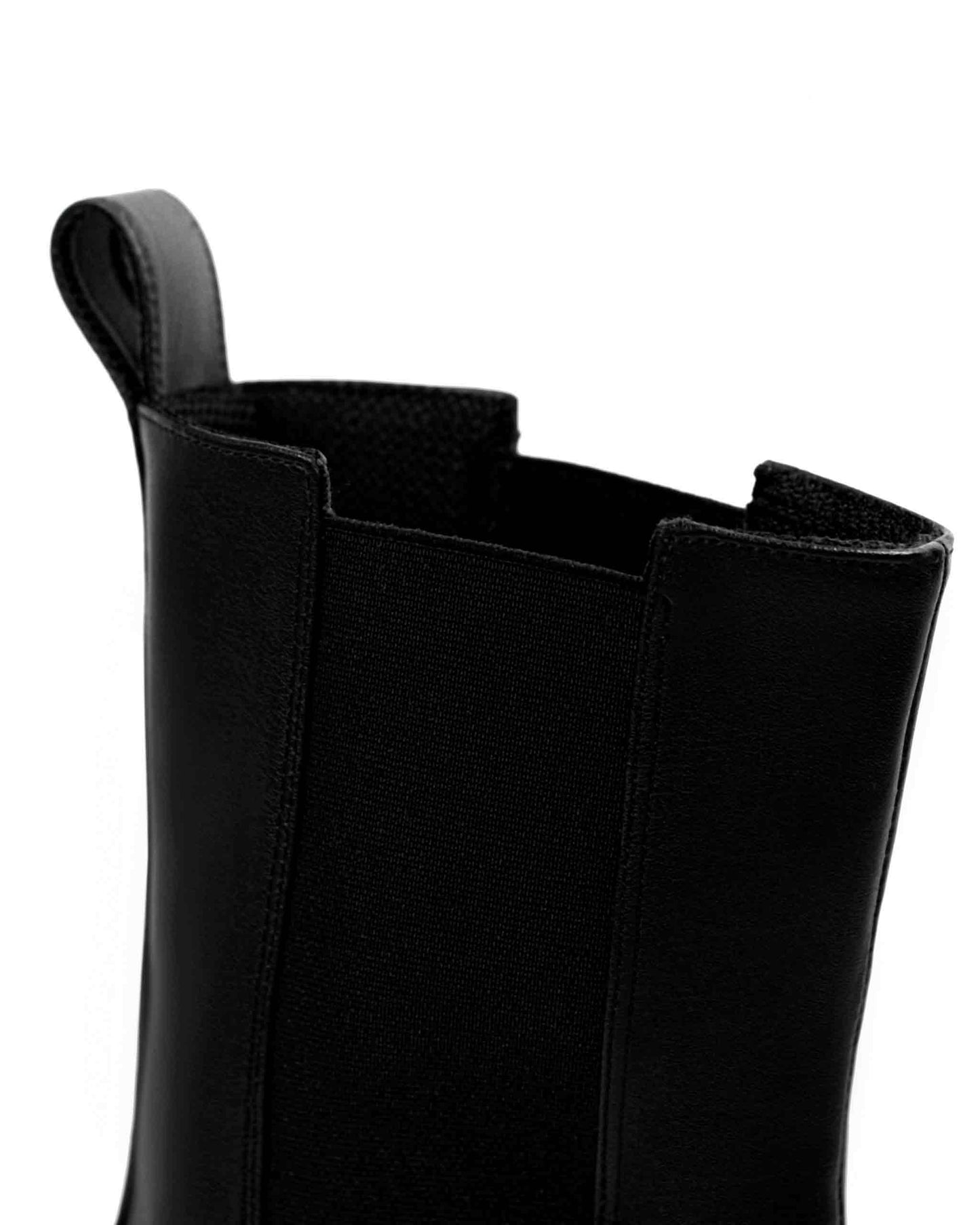 Chelsea Riot Vegea leather boots